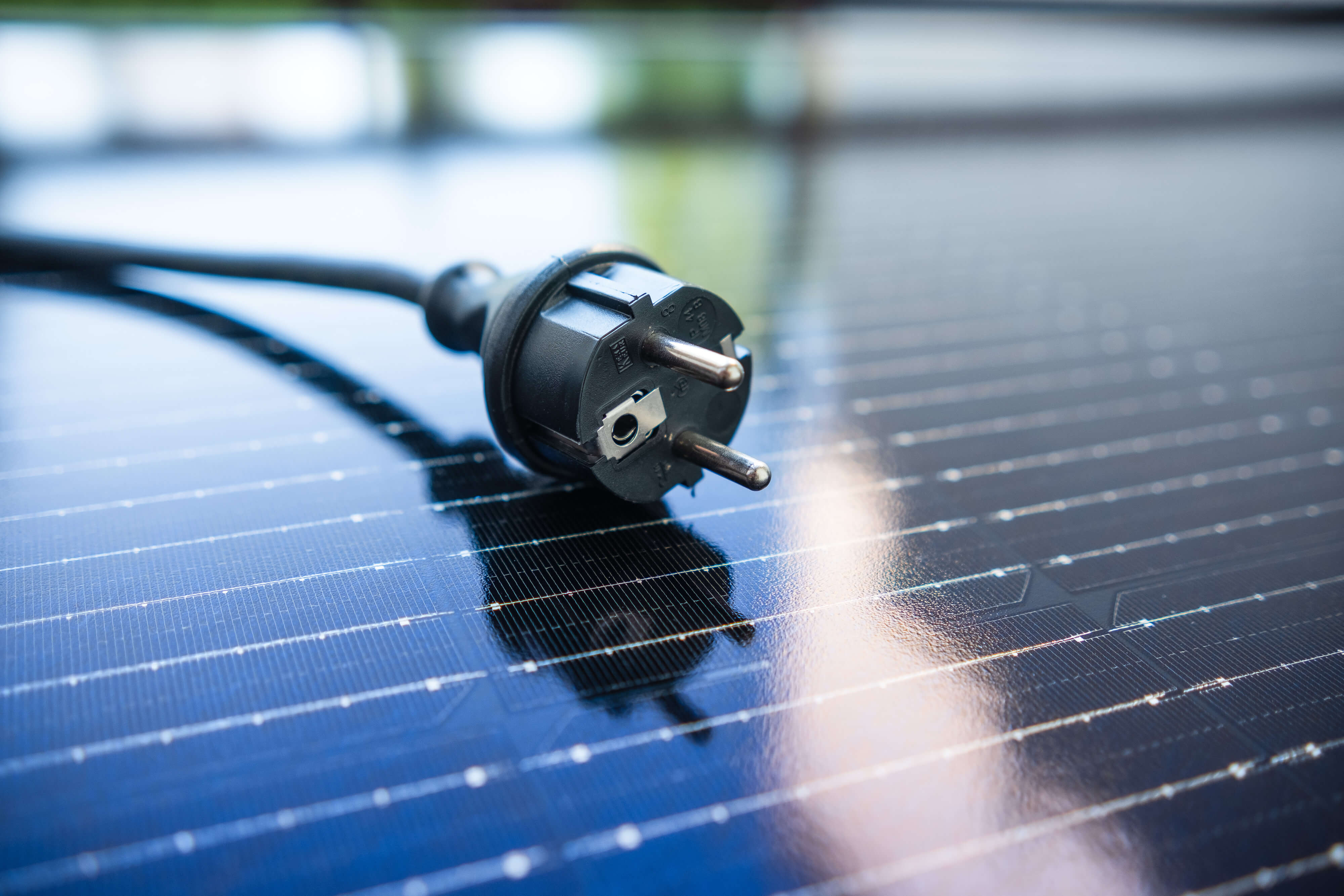 un cable de rallonge pour un panneau solaire pour balcon, il permet d'assurer une connection de qualité